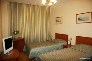 Hotel Zelenyy Mys (derevnya Podolnikha, kottedzhny posyolok Zelyony Mys, Flotskaya ulitsa, 1к2), hotel
