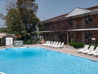Фото Budget Host East End Hotel in Riverhead