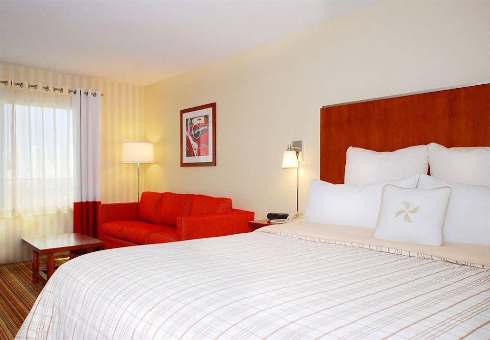 Фото Four Points by Sheraton Ontario-Rancho Cucamonga