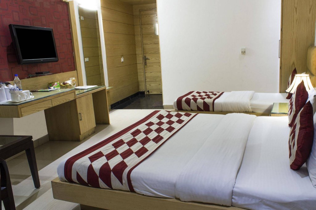 Фото Hotel Lord Krishna Palace