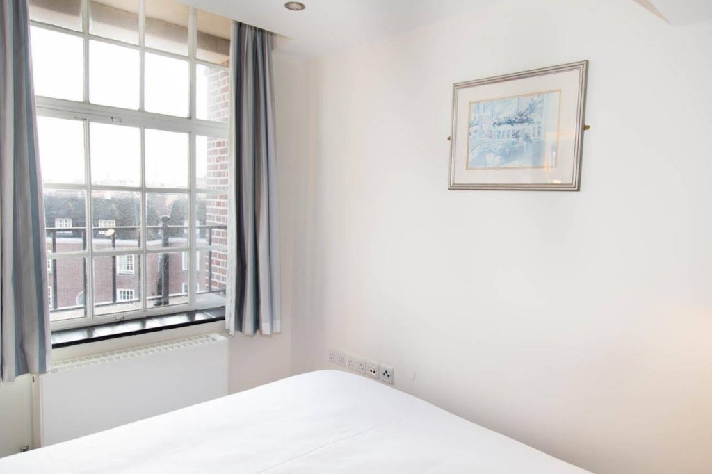 Фото The Goodenough Hotel London