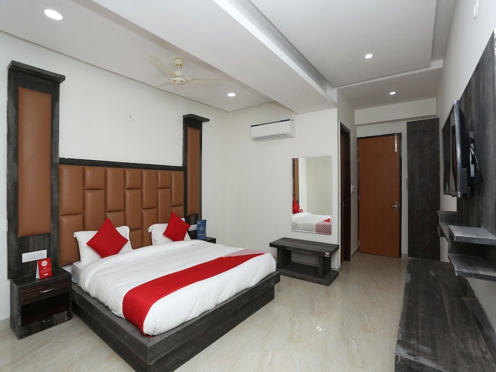 Фото Capital O 22956 Hotel Grand Residency