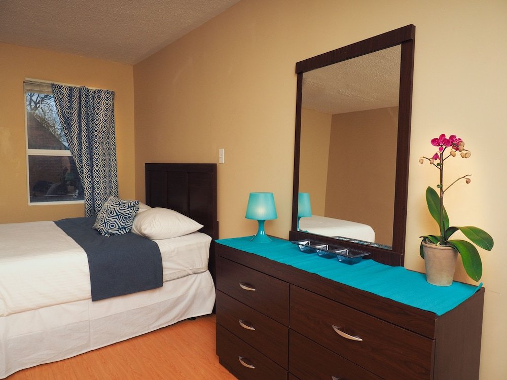 Фото West Queen West Hotel