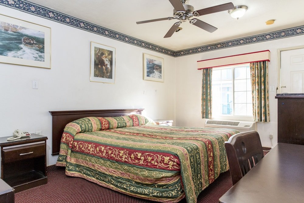 Фото Hollywood Guest Inn