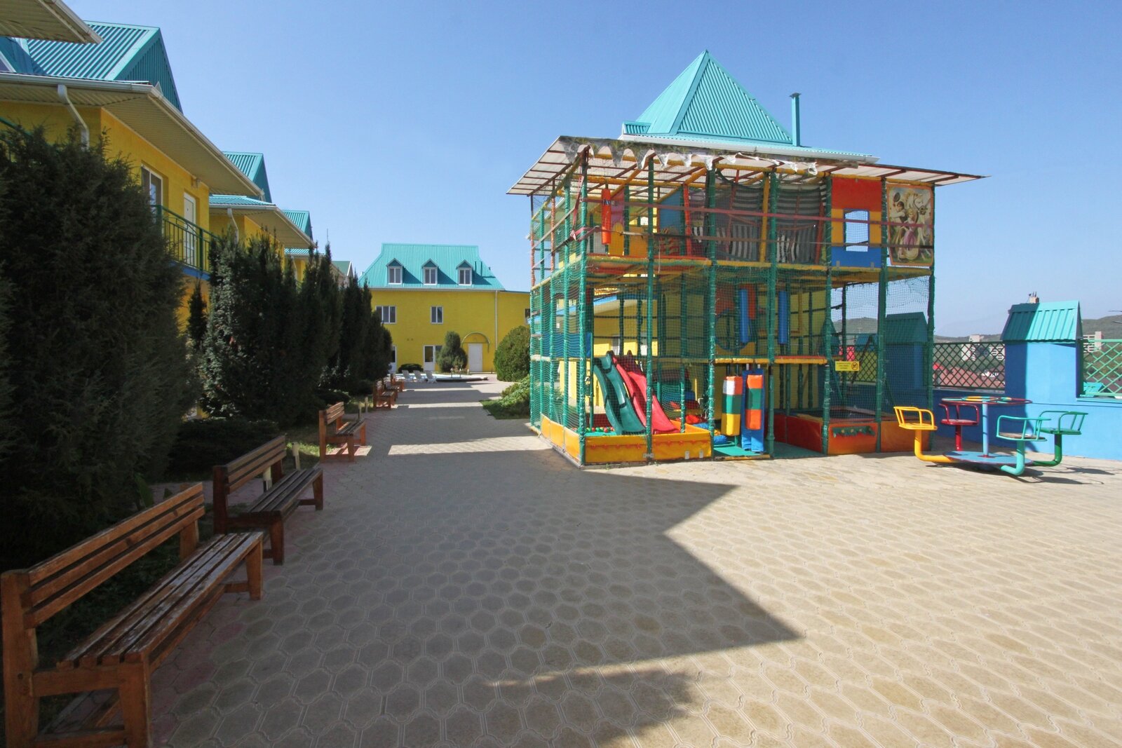 Фото отеля 2