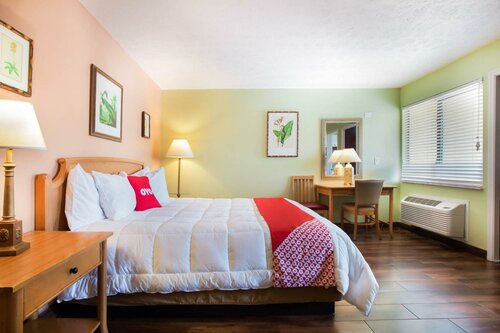 Апартаменты Oyo Waterfront Hotel - Cape Coral/Fort Myers, Fl в Кейп Корал