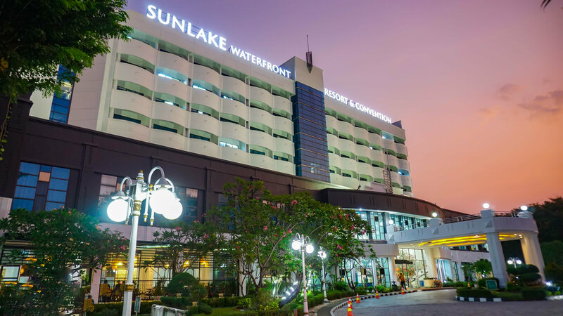 Гостиница Sunlake Waterfront Resort and Convention в Джакарте