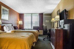 Ramada by Wyndham Rome Verona (New York, Suffolk County, Saint James) ، فندق