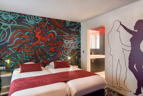 Гостиница Le Bon Hotel в Нейи-сюре-Сене