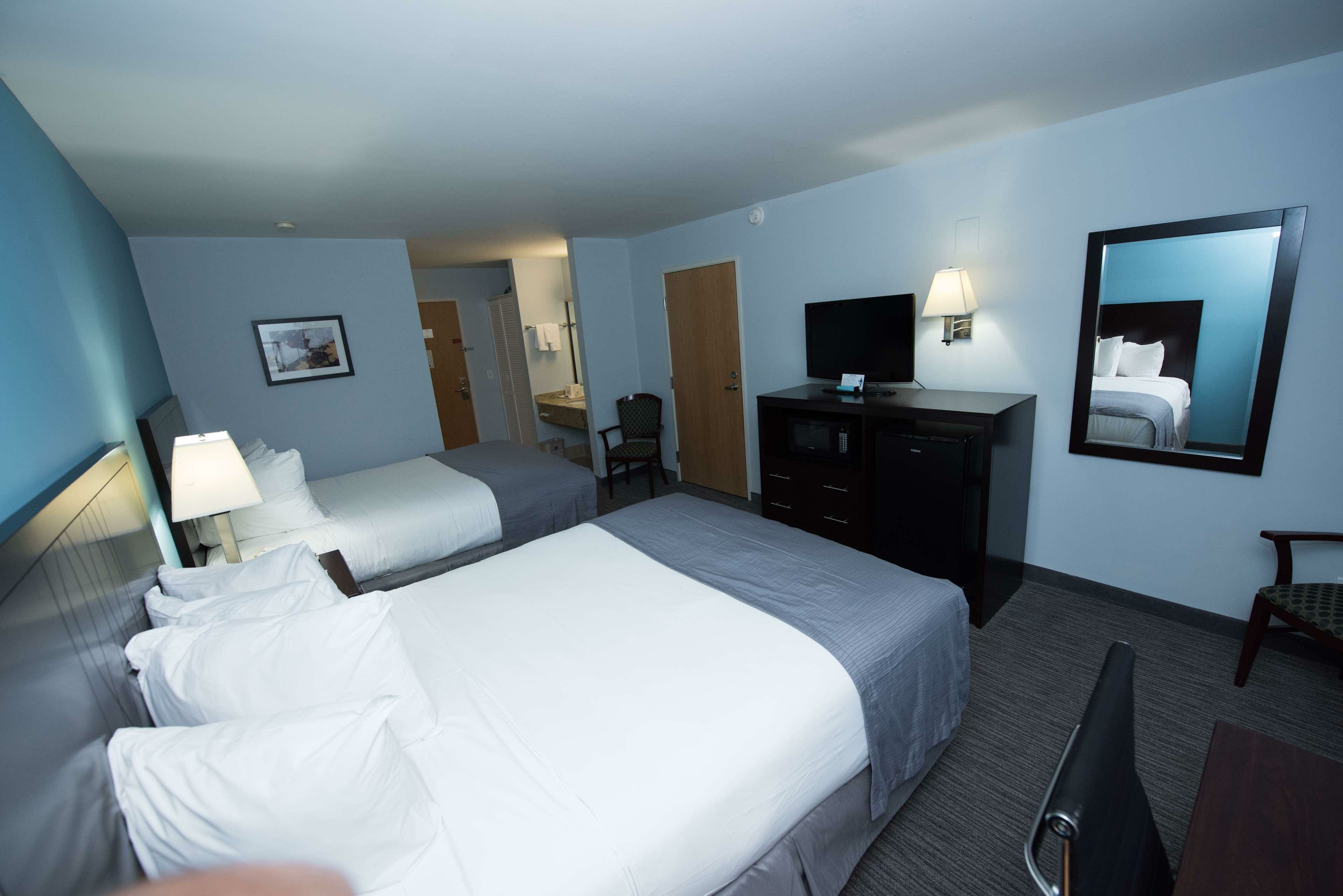 Фото Best Western New Baltimore Inn
