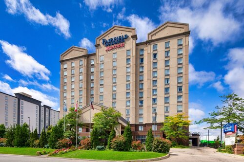 Внешний вид отеля Fairfield by Marriott Inn & Suites Toronto Airport в Миссиссоге, фото 1