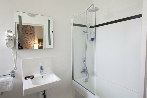 Гостиница Hotel Albert Elisabeth Gare Sncf в Клермон-Ферране
