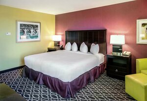 Гостиница Doubletree by Hilton Richmond-Midlothian