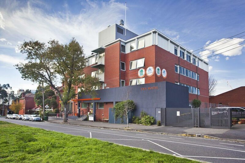 Гостиница The Village North Melbourne в Мельбурне