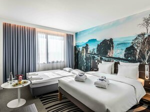 Гостиница Novotel Hamburg City Alster