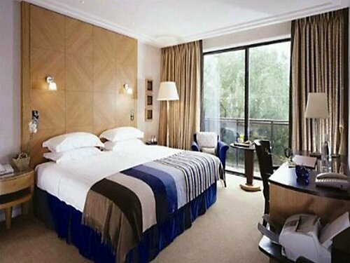 Гостиница Bristol Hotel Frankfurt во Франкфурте-на-Майне