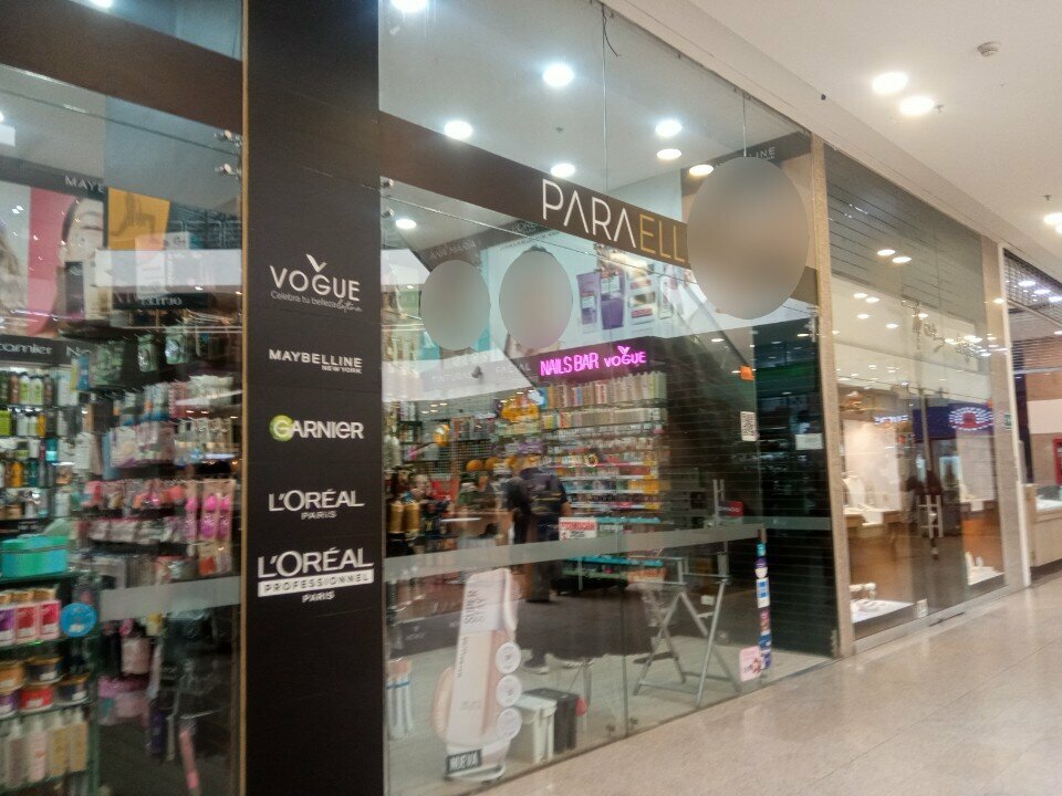 Perfume and cosmetics shop Para ellas. co, Bogota, photo