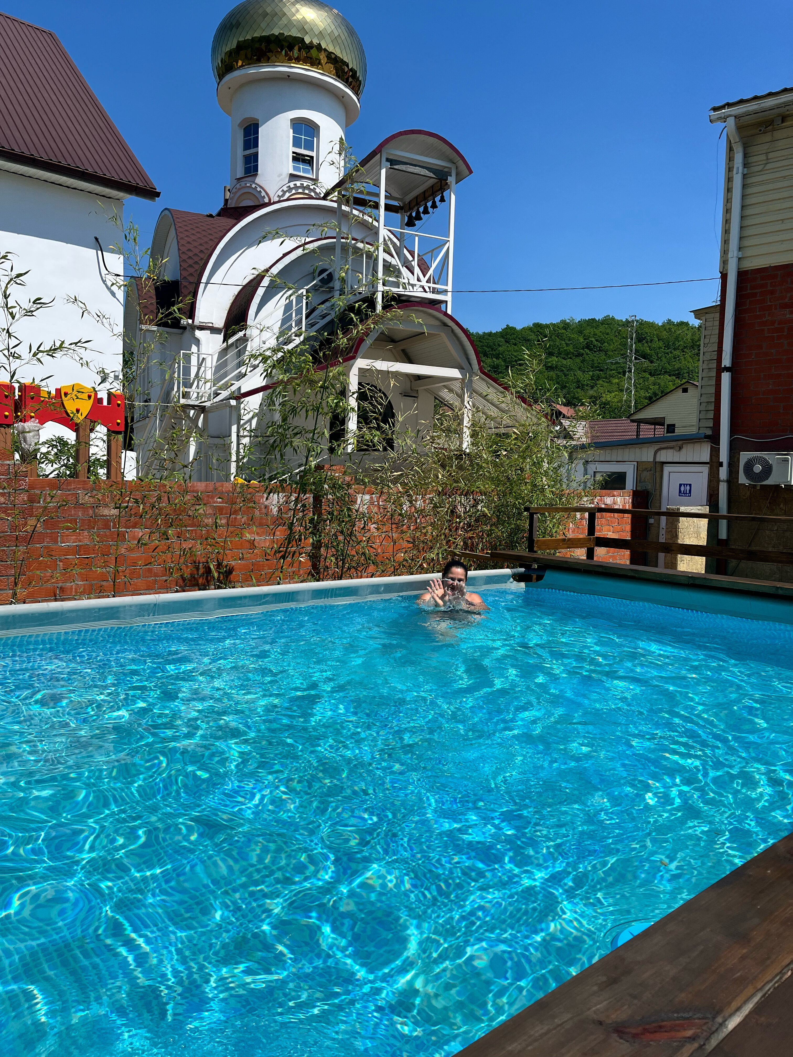 Фото Замок у реки