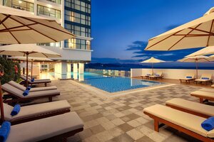 Гостиница Vinpearl Beachfront Nha Trang