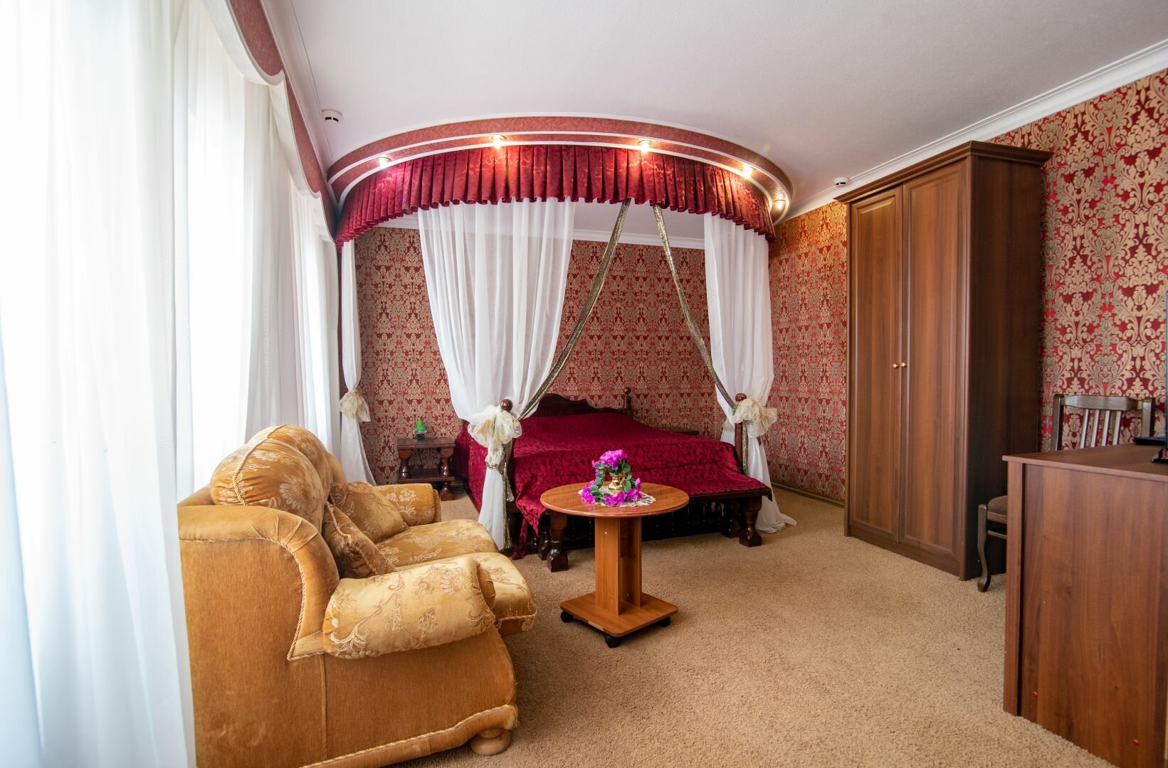 Фото отеля 2