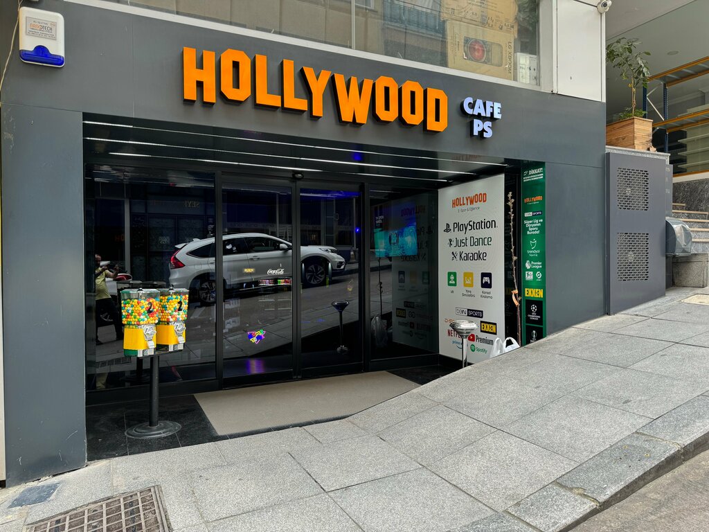 Entertainment center Hollywood Cafe PS, Rize, photo