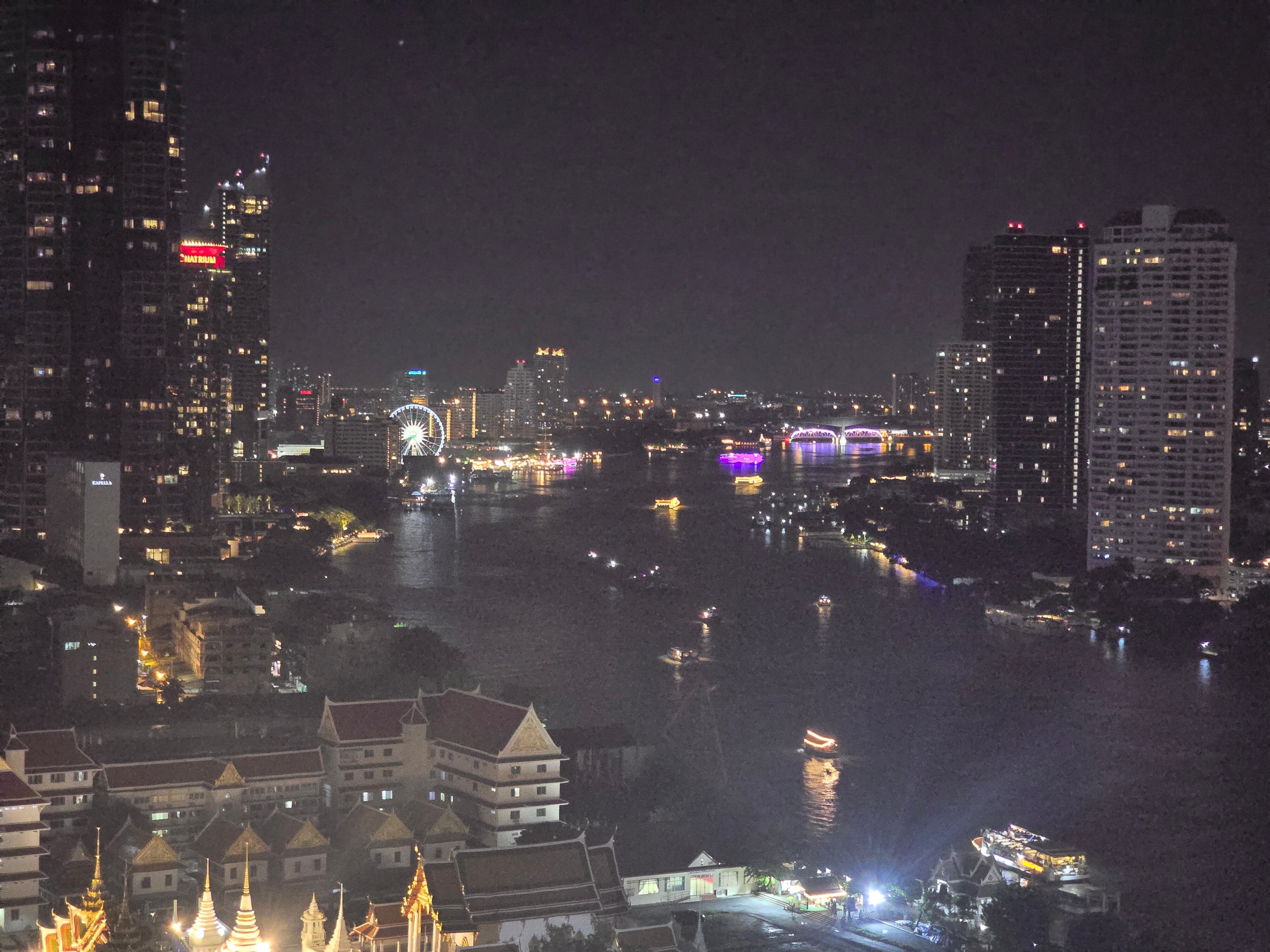 Фото Centre Point Plus Hotel Silom