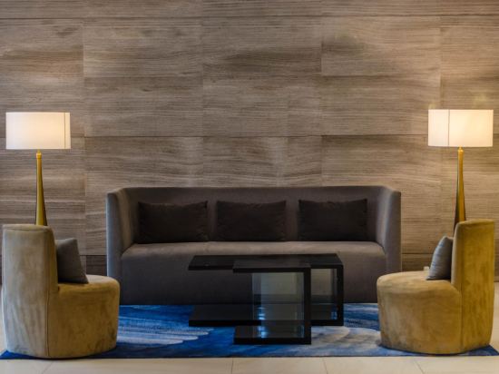 Фото Mactan Newtown C by HiveRooms