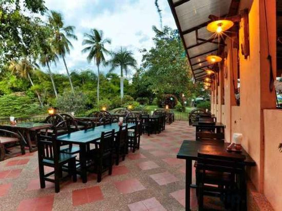 Фото Charoen Hotel