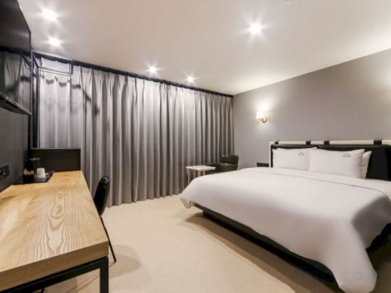 Фото Busan Daeyeondong Hotel With