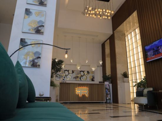 Фото The Row Residential Hotel