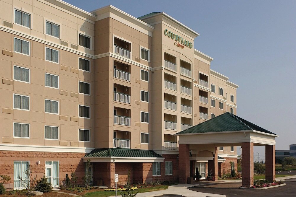 Фото Courtyard by Marriott Toronto Markham