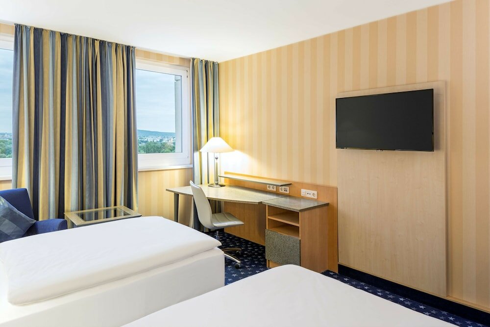 Фото NH Danube City