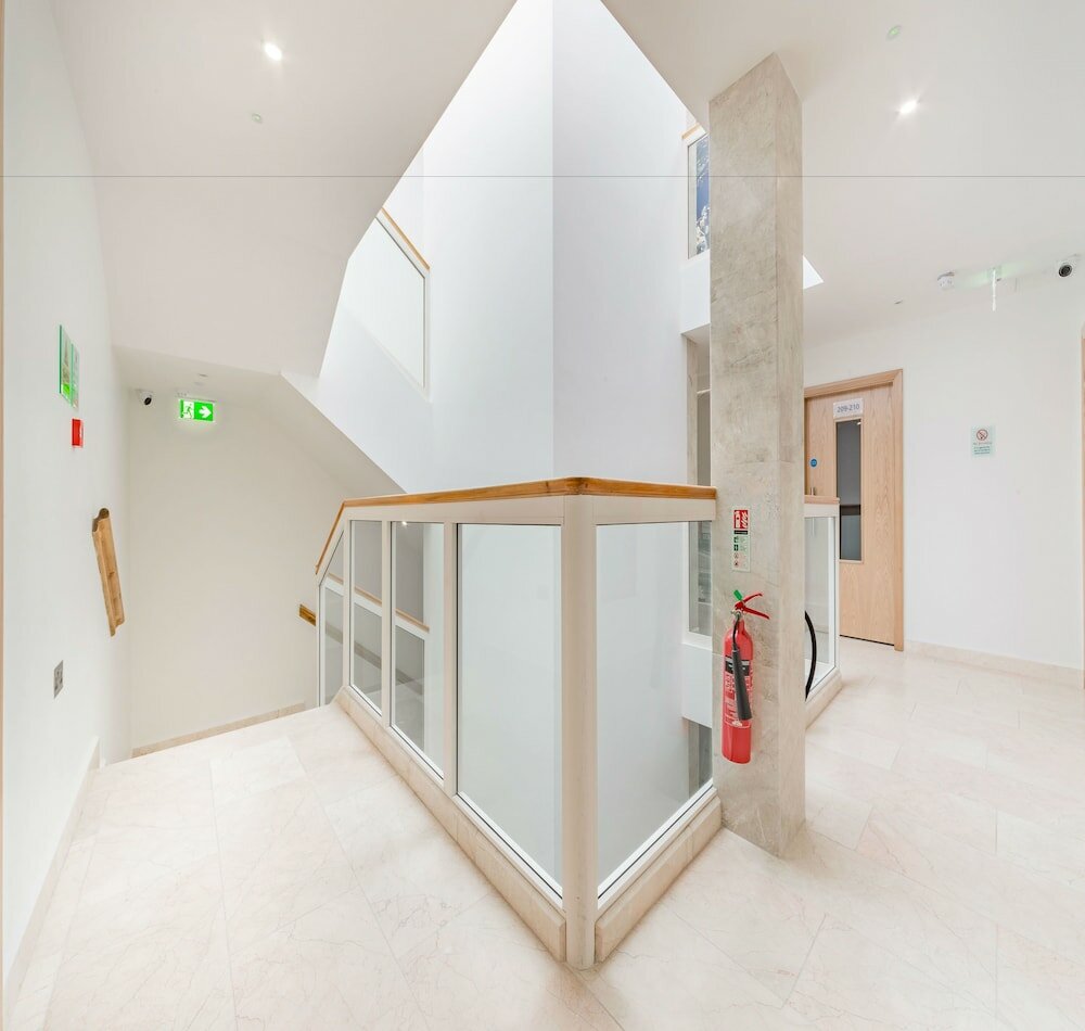 Фото The Lion & Key Hotel