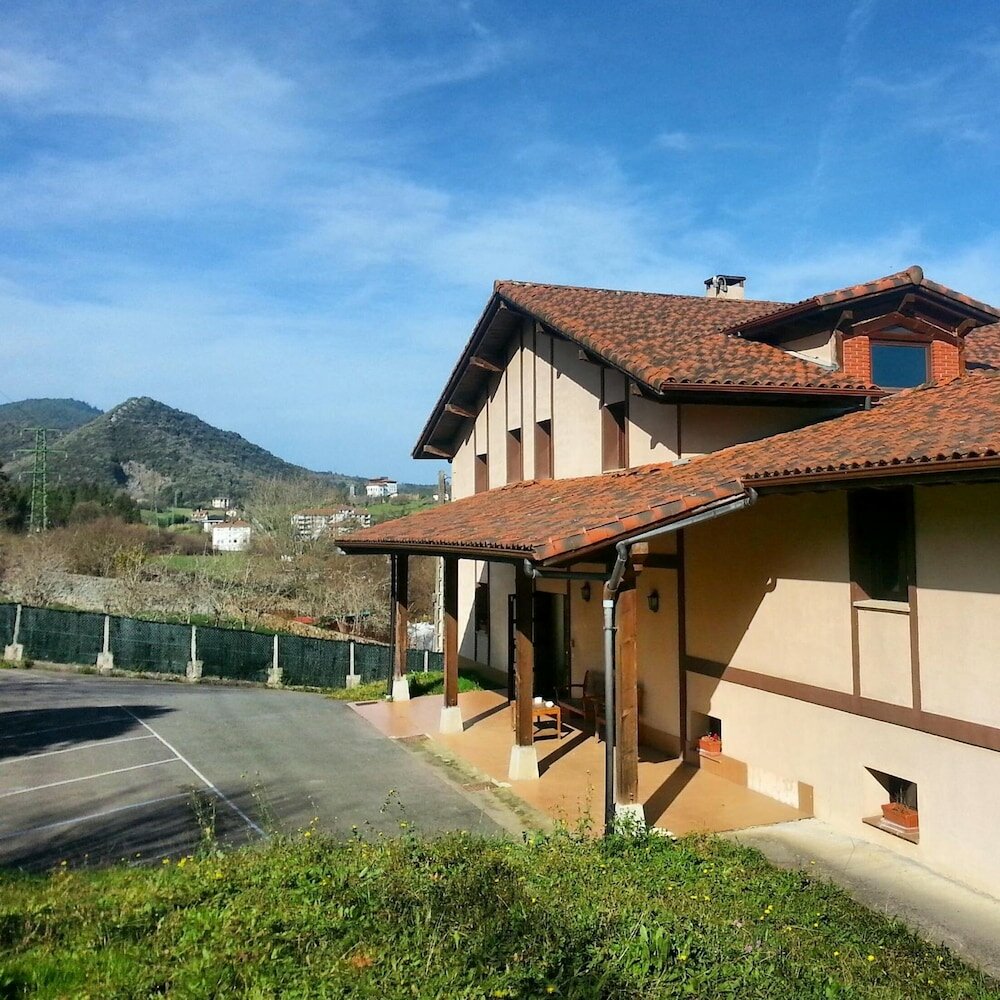 Фото Hotel Ibaigune