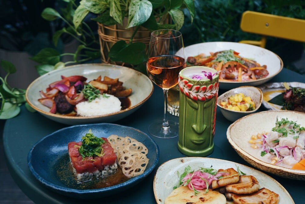 Фото Yours Truly Dc