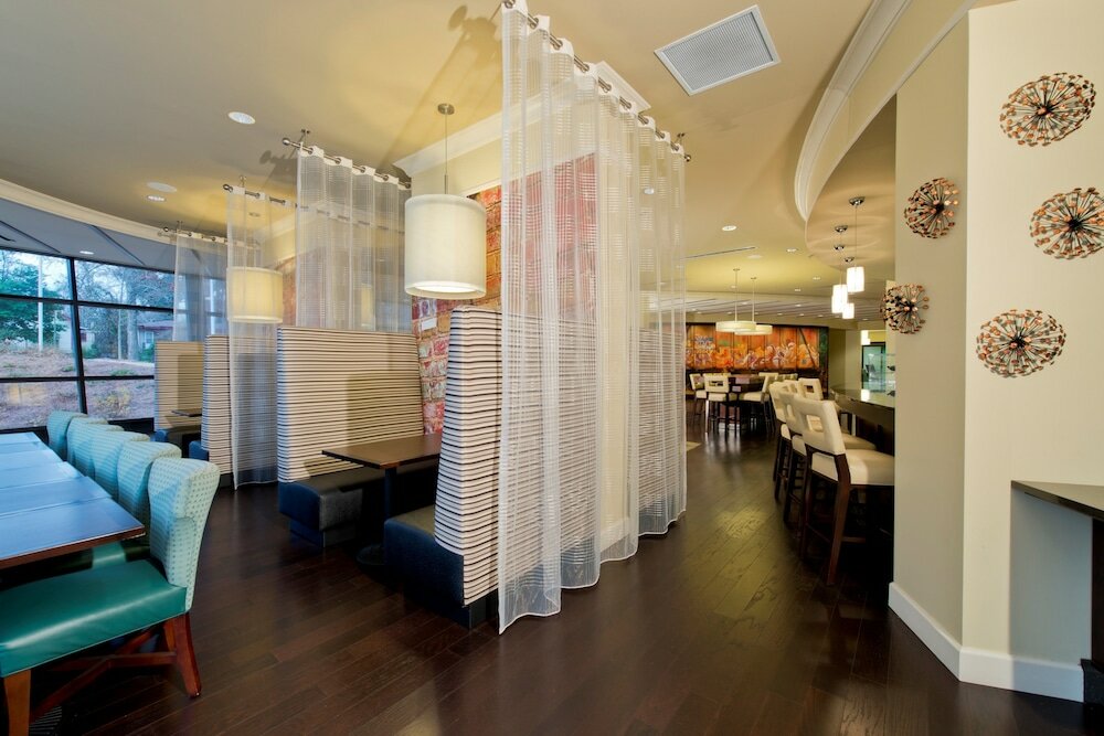 Фото Hotel Indigo Atlanta Airport - College Park, an Ihg Hotel