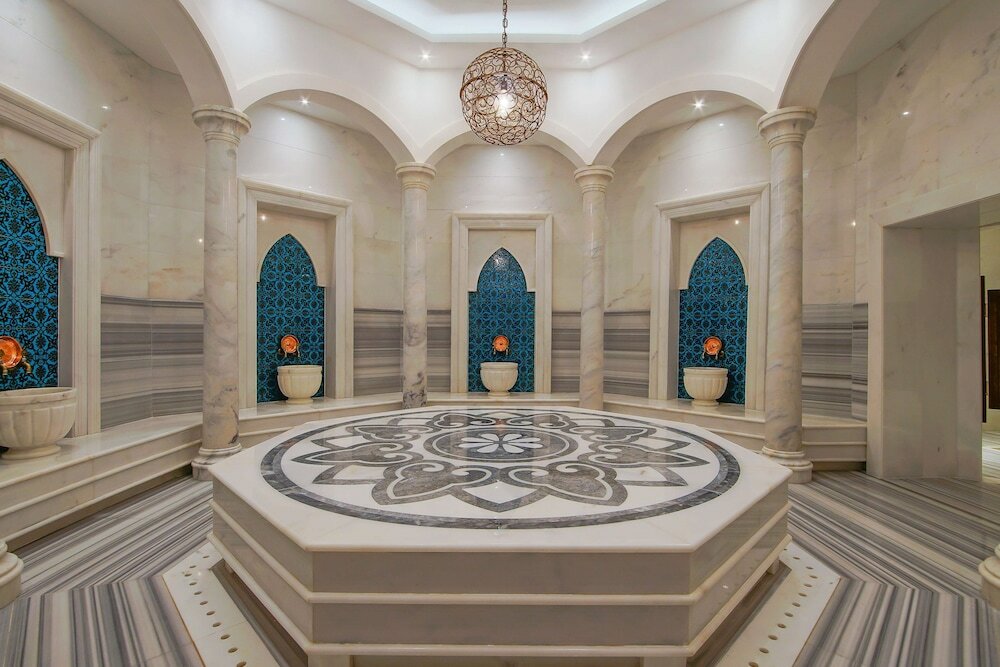 Фото Limak Cyprus Deluxe Hotel