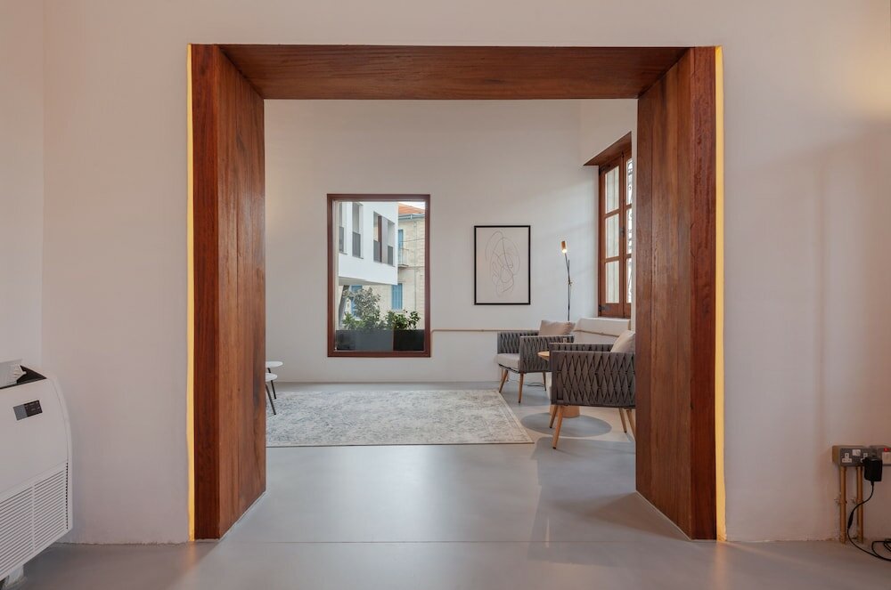 Фото Alinea Suites Limassol Center