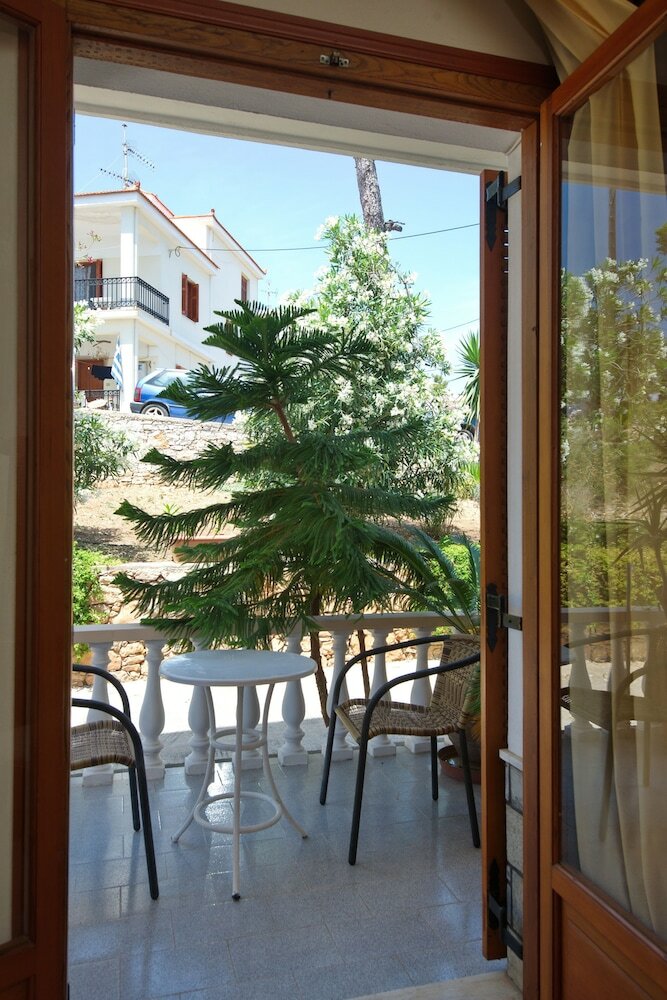 Фото Gorgona Hotel