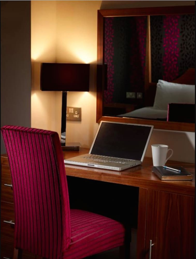 Фото The Boleyn Hotel