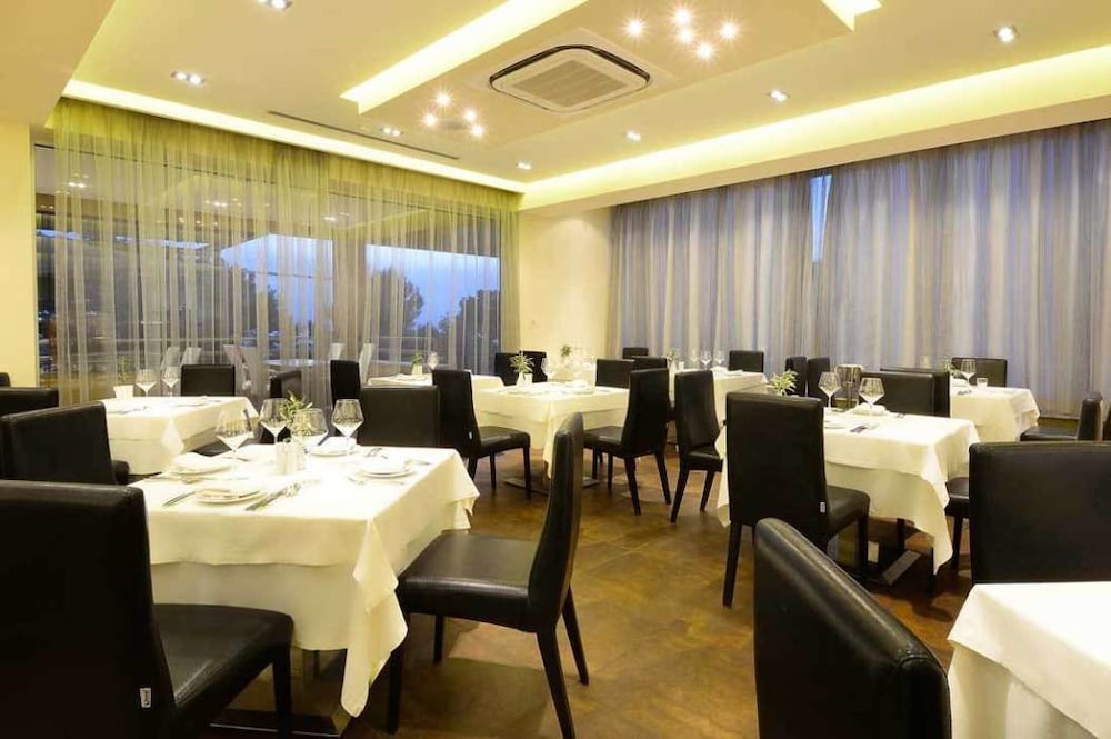 Фото Royal Paradise Beach Resort & SPA