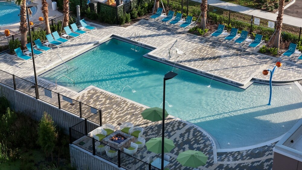 Фото Holiday Inn Express & Suites Orlando at SeaWorld, an Ihg Hotel