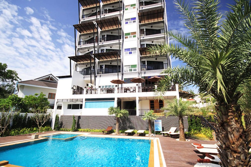 Фото Dee Andaman Hotel