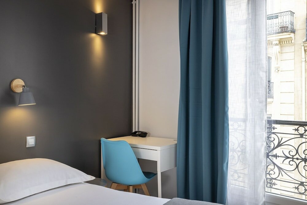 Фото Paris Legendre