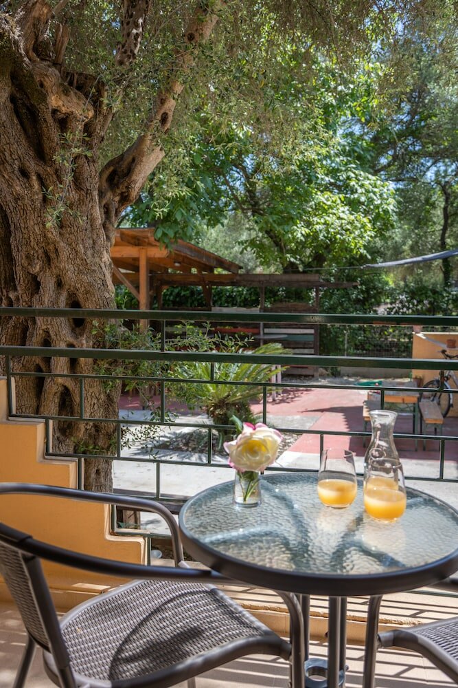 Фото Wilde Rose Hotel