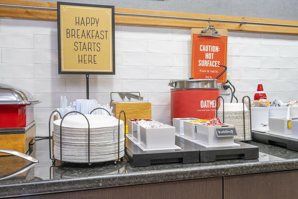 Фото Hampton Inn Spring Hill