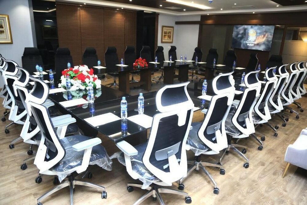 Фото Faletti's Grand Hotel Multan