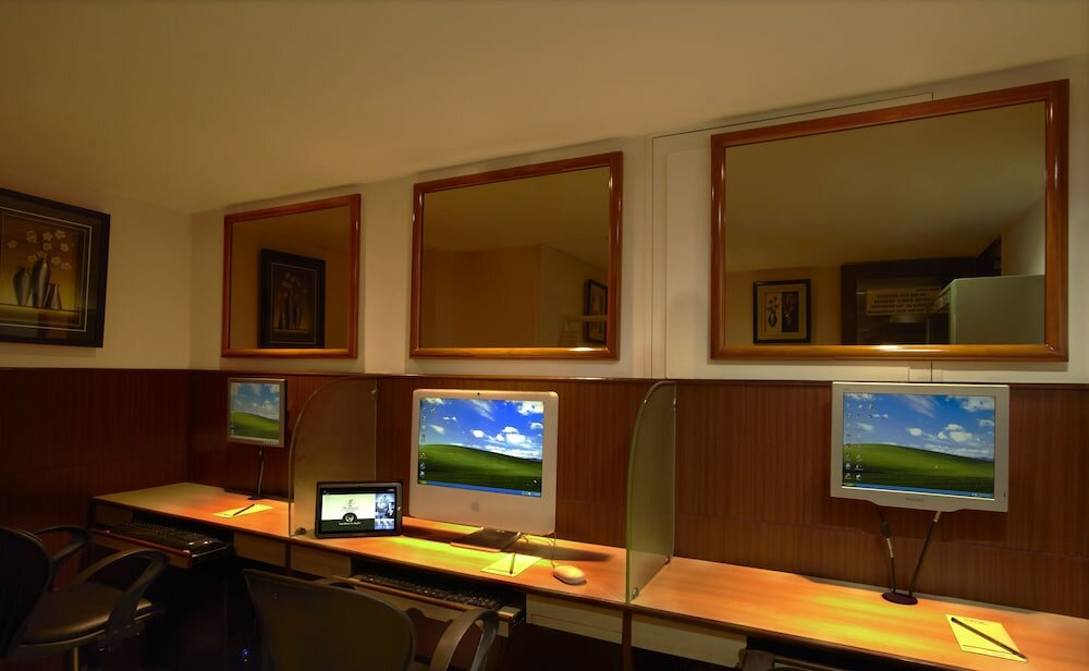 Фото The Emerald Hotel & Executive Apartments