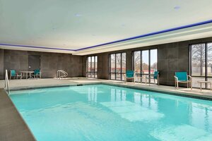 Гостиница La Quinta Inn & Suites by Wyndham St Louis Route 66