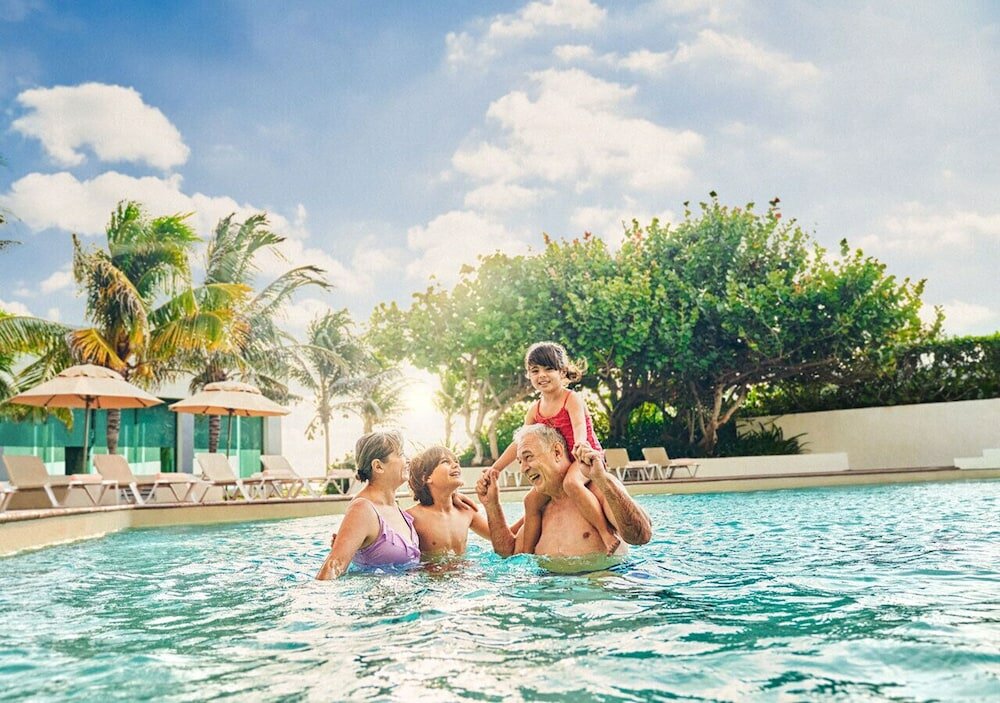Фото Park Royal Beach Cancún - All Inclusive